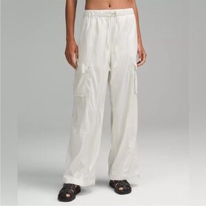 Lululemon Athletica White cargo Pants with Adjustable Waist